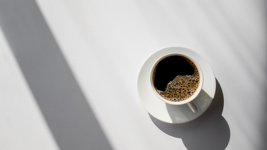 Varför blir du trött av kaffe efter lunch – och hur kan du tänka annorlunda kring din energi?